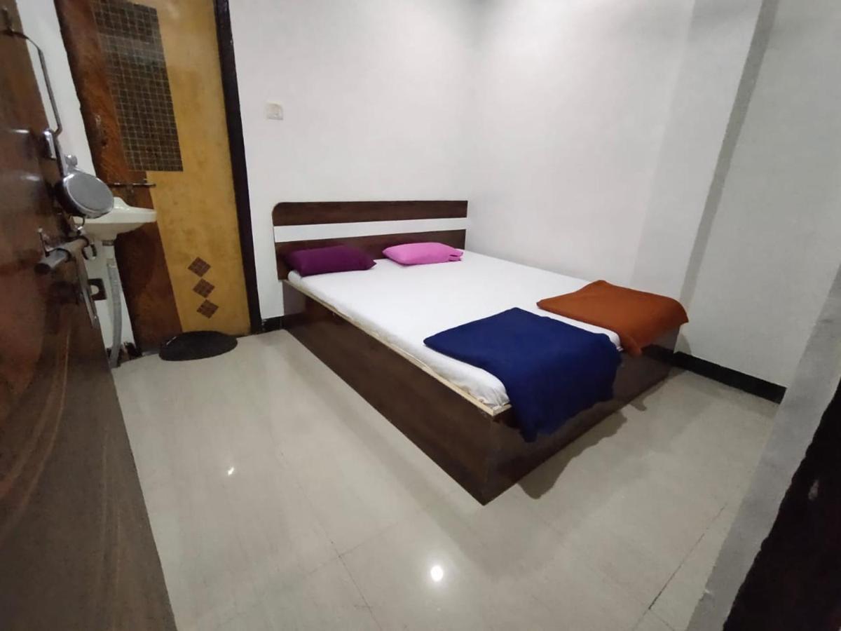 Sai Ganesh Guest House Shirdi Eksteriør billede