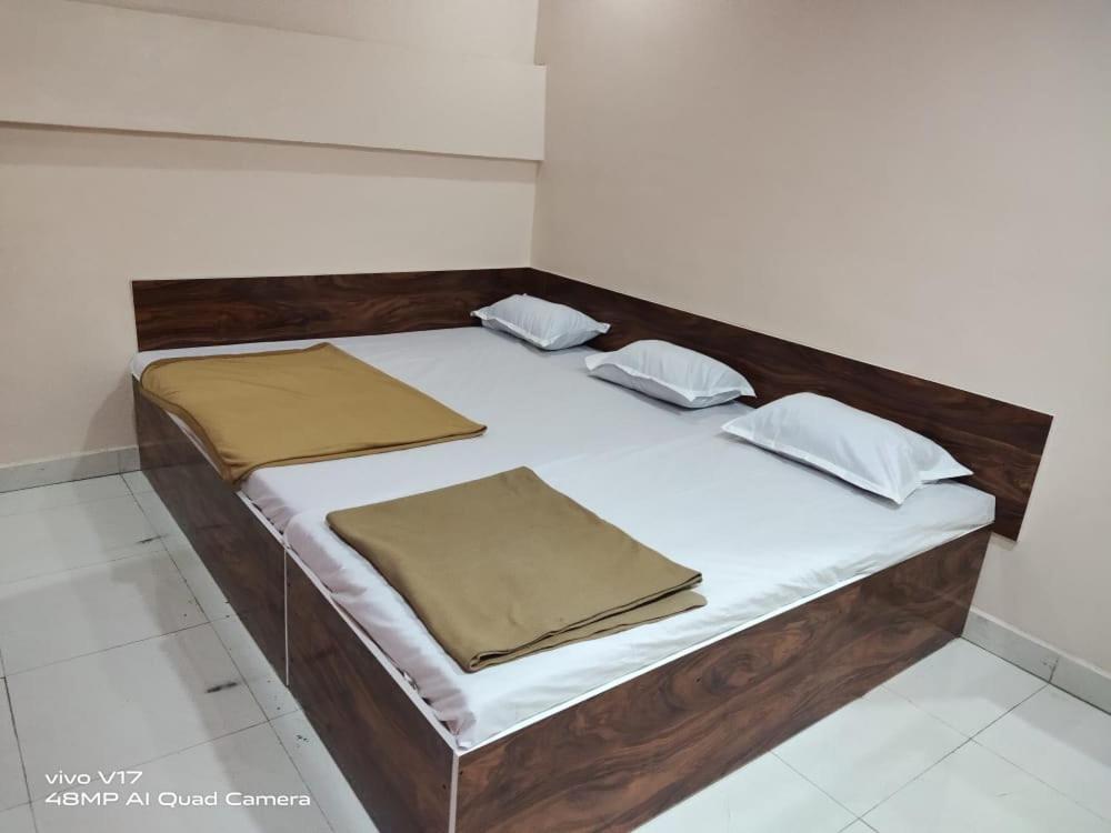 Sai Ganesh Guest House Shirdi Eksteriør billede