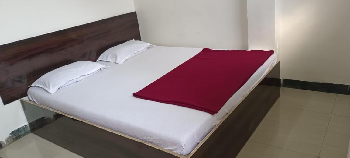 Sai Ganesh Guest House Shirdi Eksteriør billede